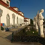 Joao Paulo Ii Bed & Breakfast